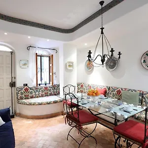 https://porta-catania-duomo-cozy-apartment.taorminaitalyhotels.com